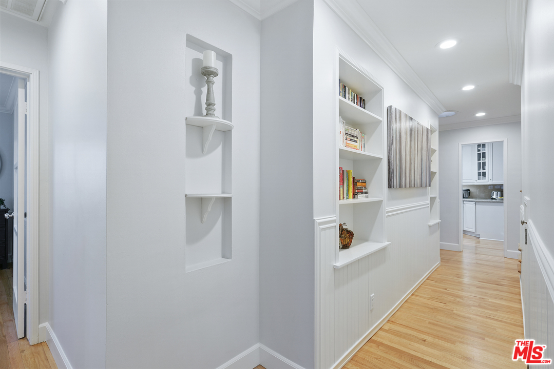 8006 Altavan Avenue Los Angeles, CA 90045 - Photo 23 of 40