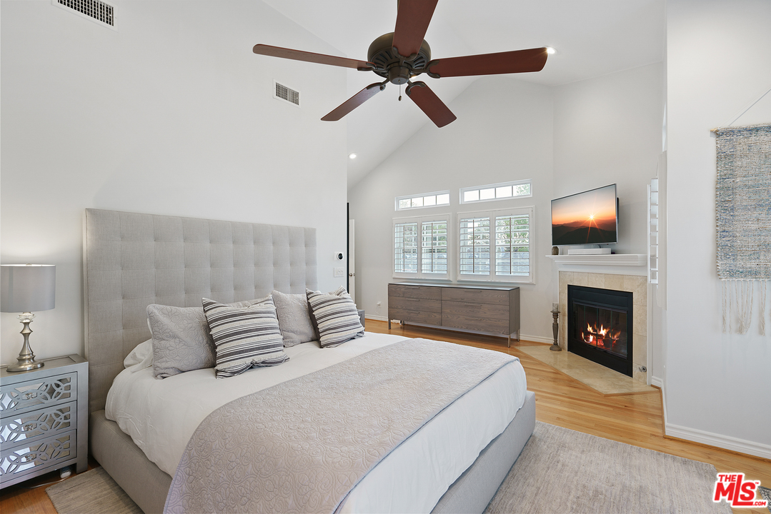 8006 Altavan Avenue Los Angeles, CA 90045 - Photo 26 of 40