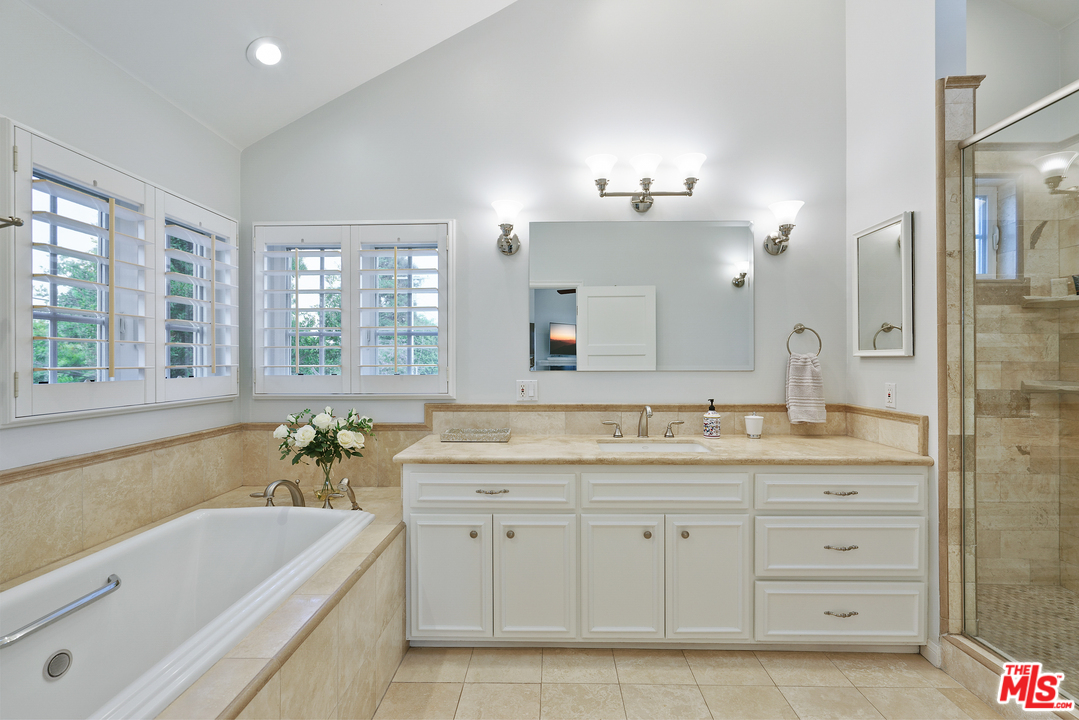 8006 Altavan Avenue Los Angeles, CA 90045 - Photo 28 of 40