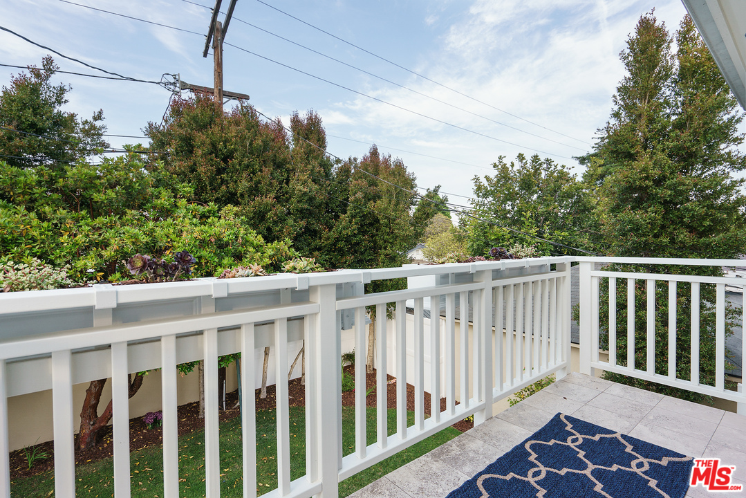 8006 Altavan Avenue Los Angeles, CA 90045 - Photo 31 of 40