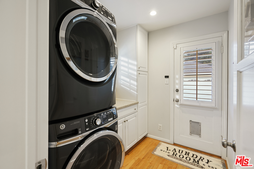 8006 Altavan Avenue Los Angeles, CA 90045 - Photo 33 of 40