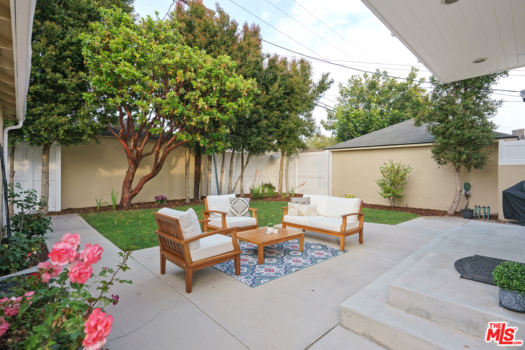 8006 Altavan Avenue Los Angeles, CA 90045 - Photo 34 of 40