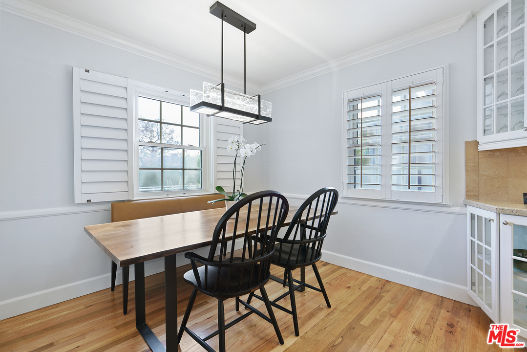 8006 Altavan Avenue Los Angeles, CA 90045 - Photo 10 of 40