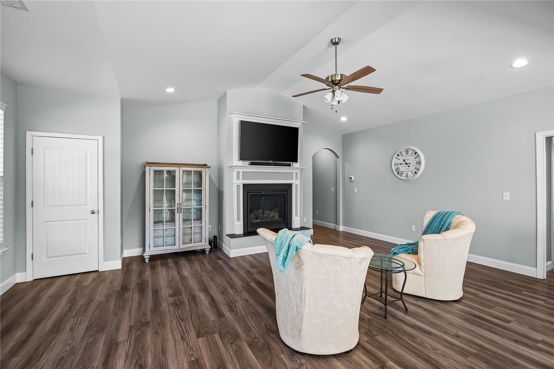 124 Inlet Pointe Drive Anderson, SC 29625 - Photo 11 of 50 Living area from the dining area