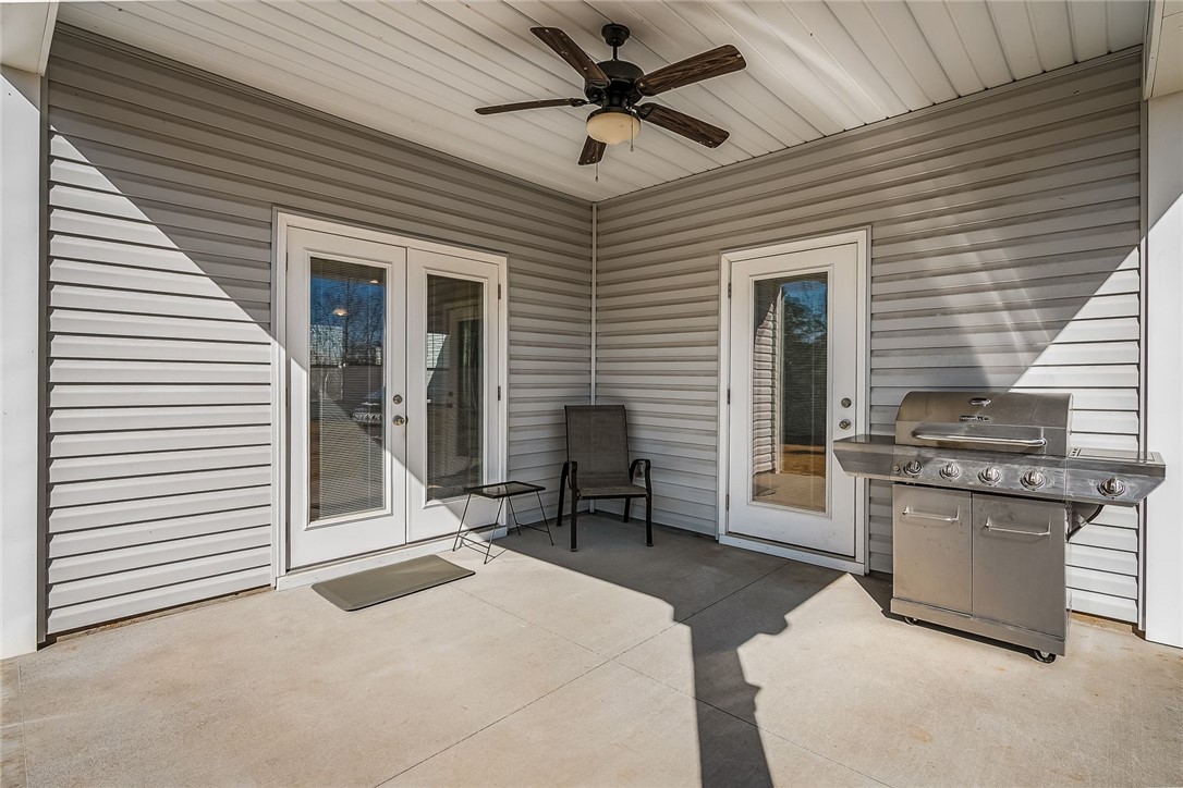124 Inlet Pointe Drive Anderson, SC 29625 - Photo 39 of 50 Back porch with ceiling fan