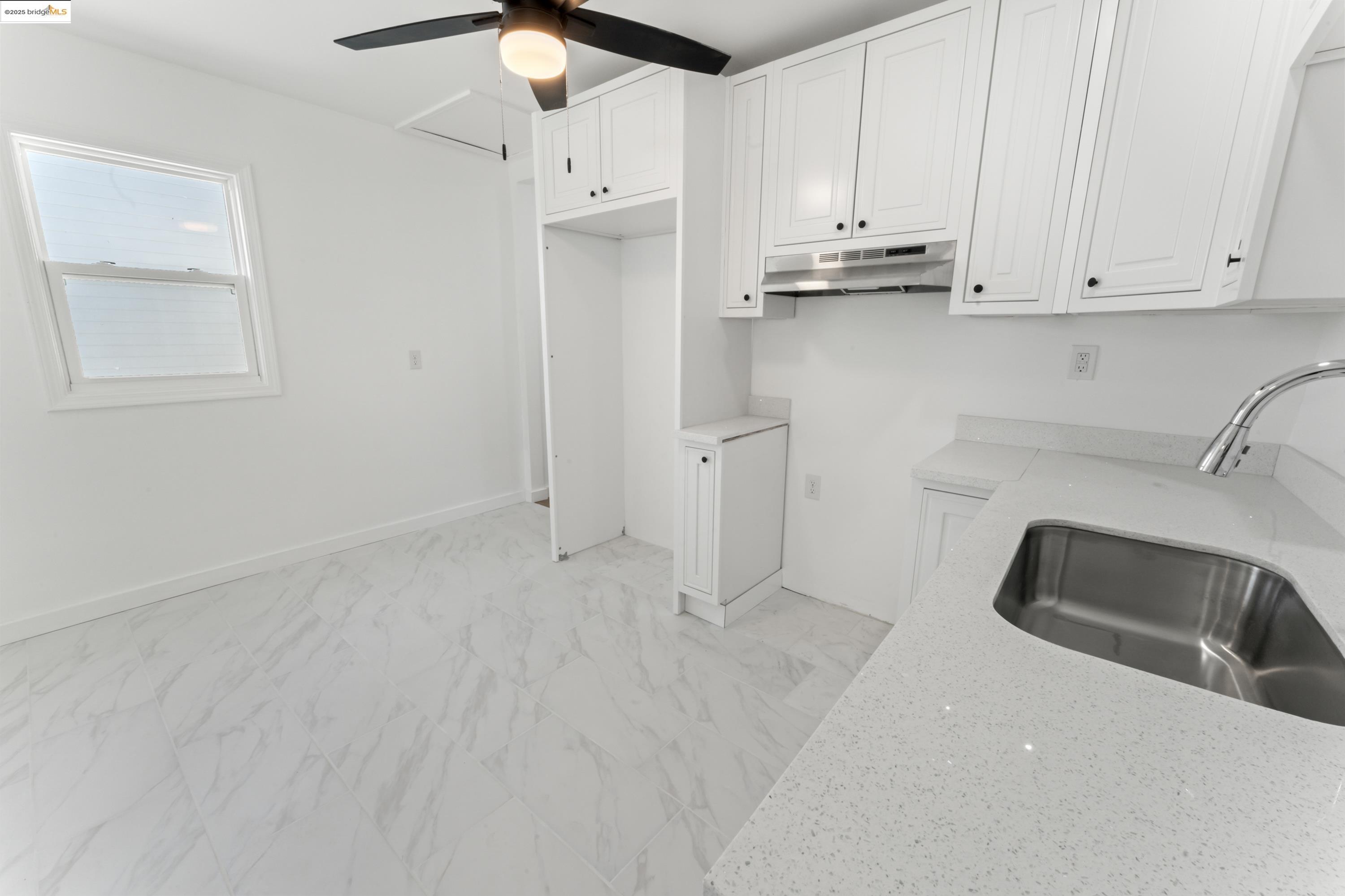 1213 Egbert Avenue San Francisco, CA 94124 - Photo 9 of 22