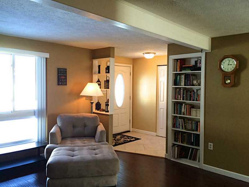 2523 Hunting Ridge Trail Bridgeville, PA 15017 - Photo 2 of 15 Living Room.