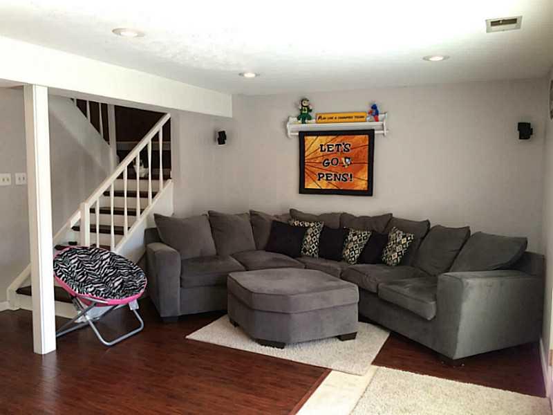 2523 Hunting Ridge Trail Bridgeville, PA 15017 - Photo 14 of 15 Family Room.
