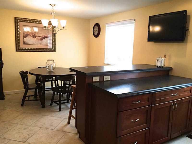 2523 Hunting Ridge Trail Bridgeville, PA 15017 - Photo 5 of 15 Kitchen.