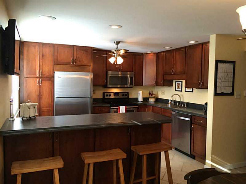 2523 Hunting Ridge Trail Bridgeville, PA 15017 - Photo 6 of 15 Kitchen.