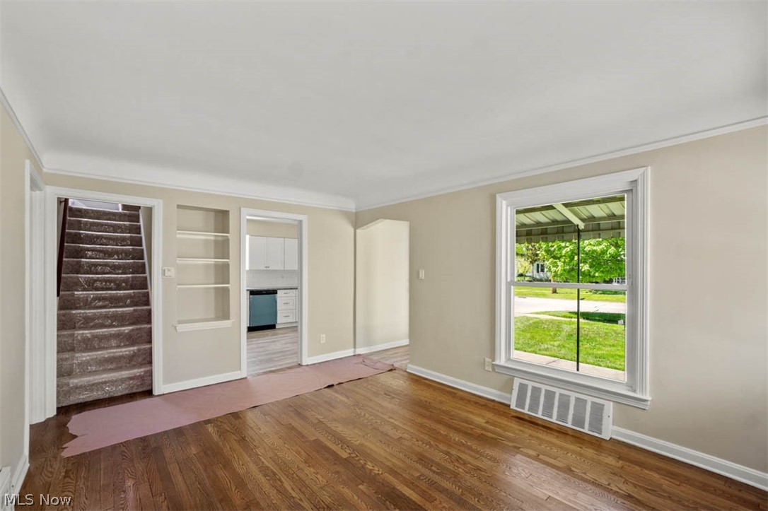 1561 Lander Road Cleveland, OH 44124 - Photo 11 of 33