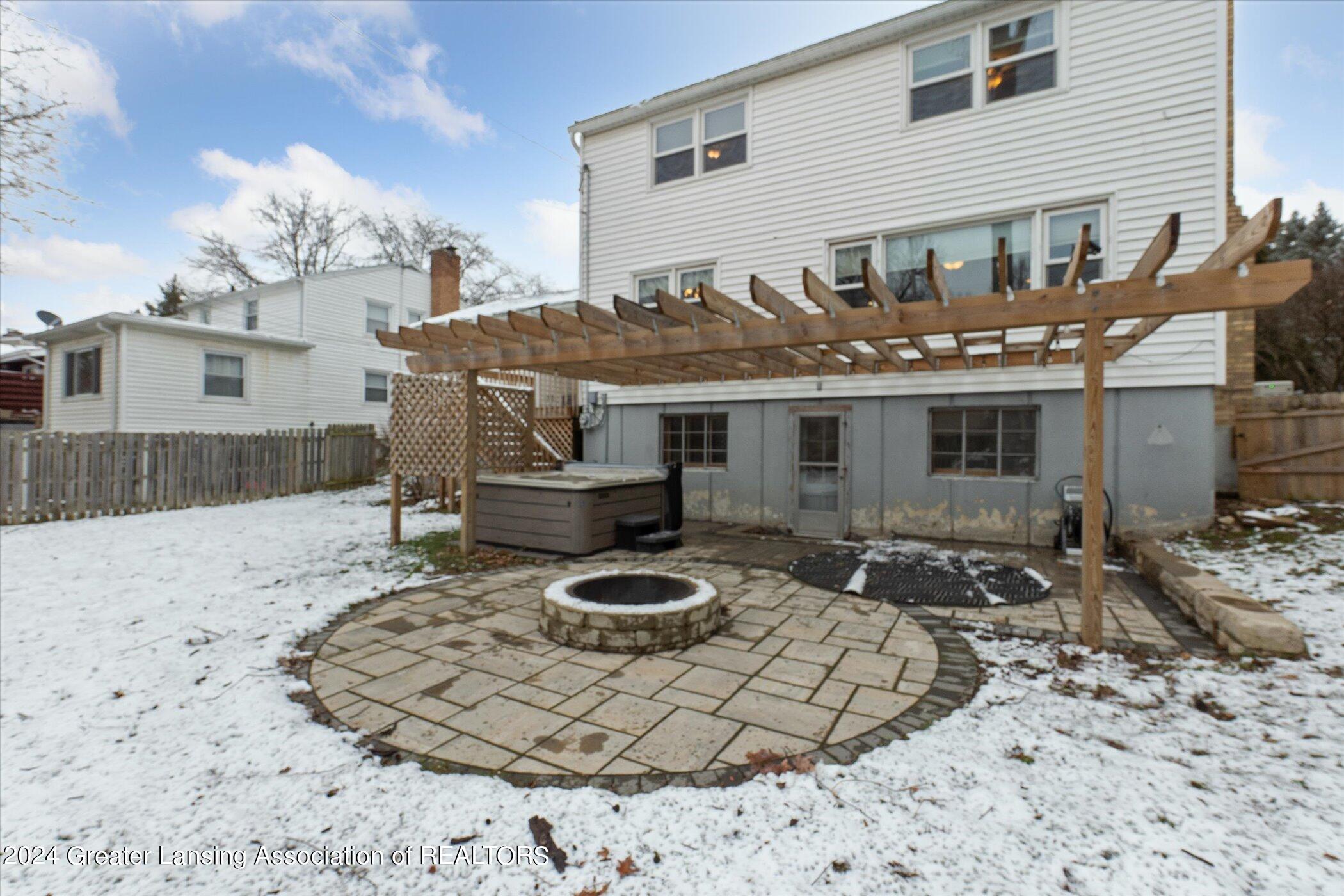 519 North Harrison Road East Lansing, MI 48823 - Photo 38 of 43 42-519-N-Harrison-Rd-East-Lansing-MI-488
