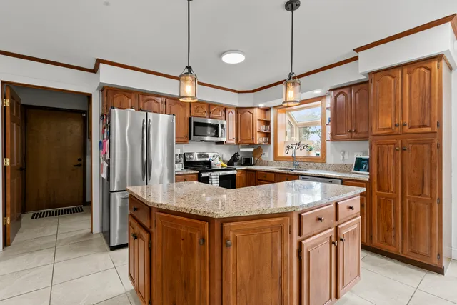 $441,000 | 24431 West Lancelot Lane, Joliet, IL 60404