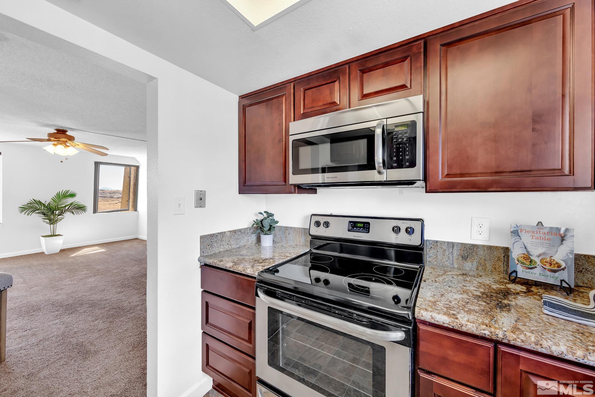 135 Vista Rafael Parkway Reno, NV 89503 - Photo 3 of 25 Photo 3