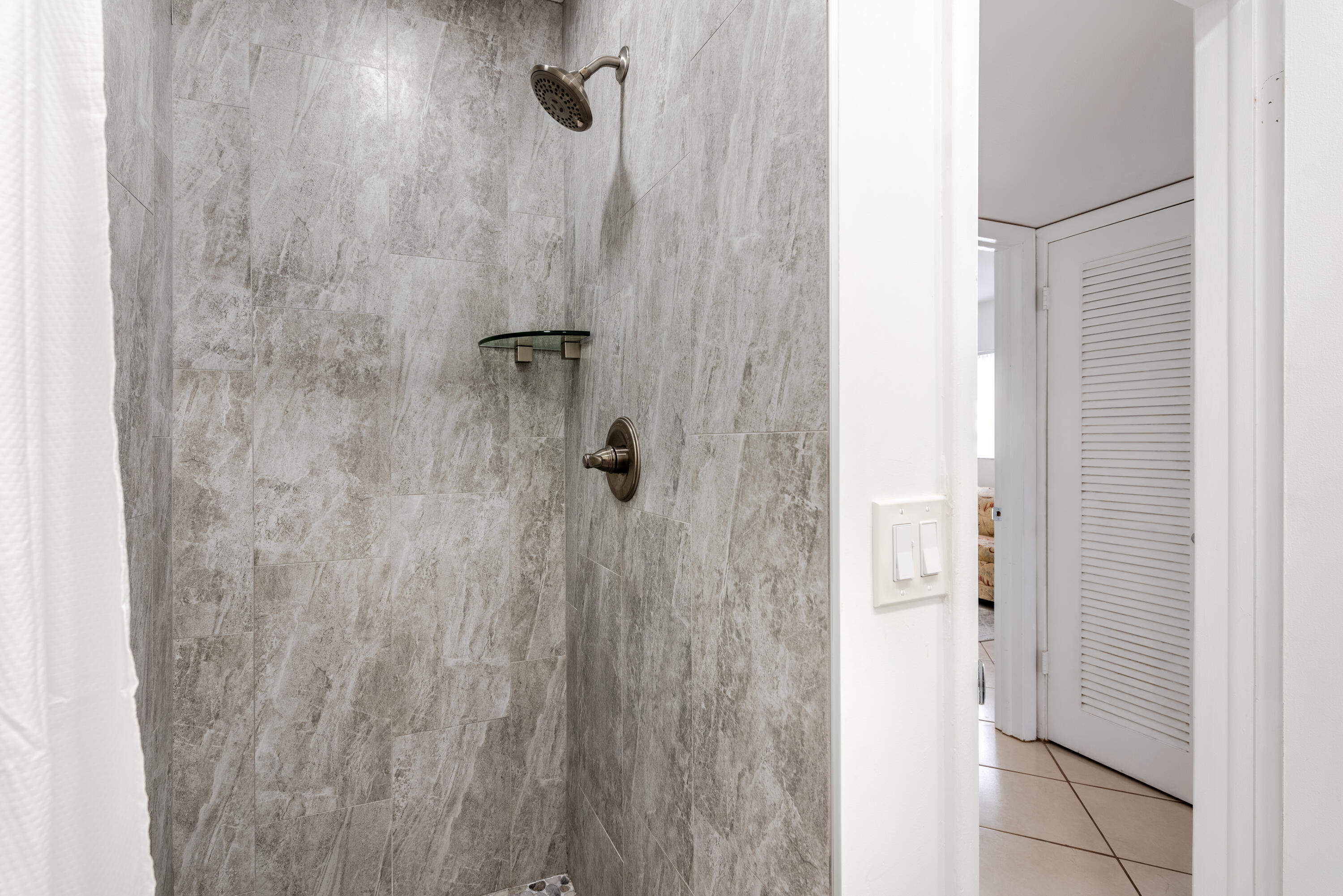 369 Capri H, Unit 369 Delray Beach, FL 33484 - Photo 7 of 36 369 Capri H Kings Point -22
