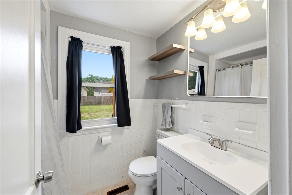 170 Brittany Road Springfield, MA 01151 - Photo 17 of 32 Gallery Image 17