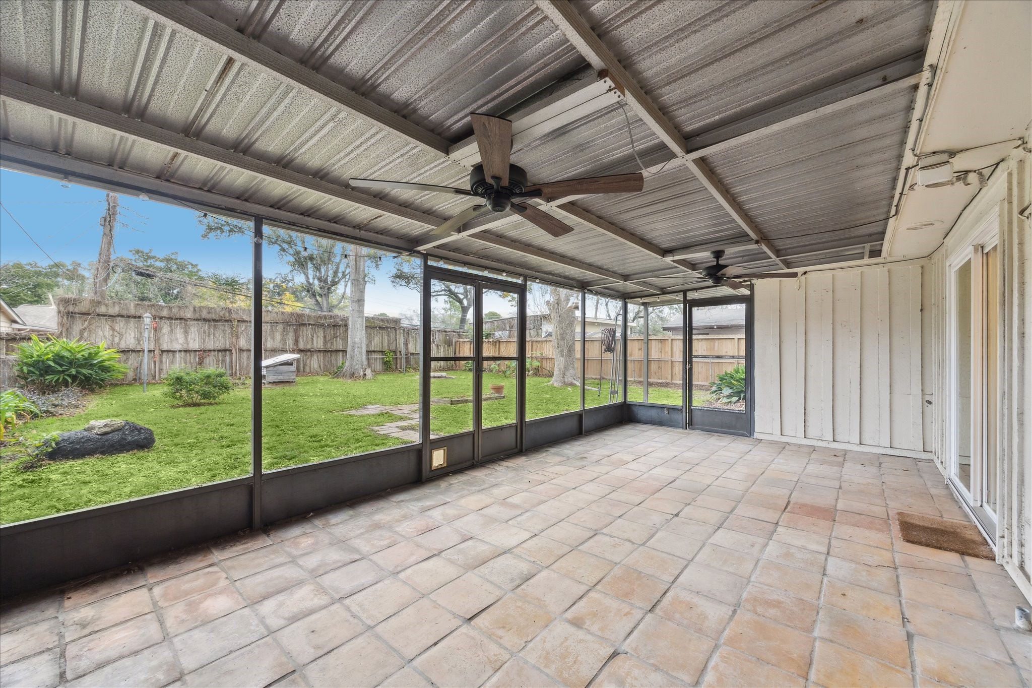 7262 Roos Road Houston, TX 77074 - Photo 23 of 25 a view of a backyard of the house