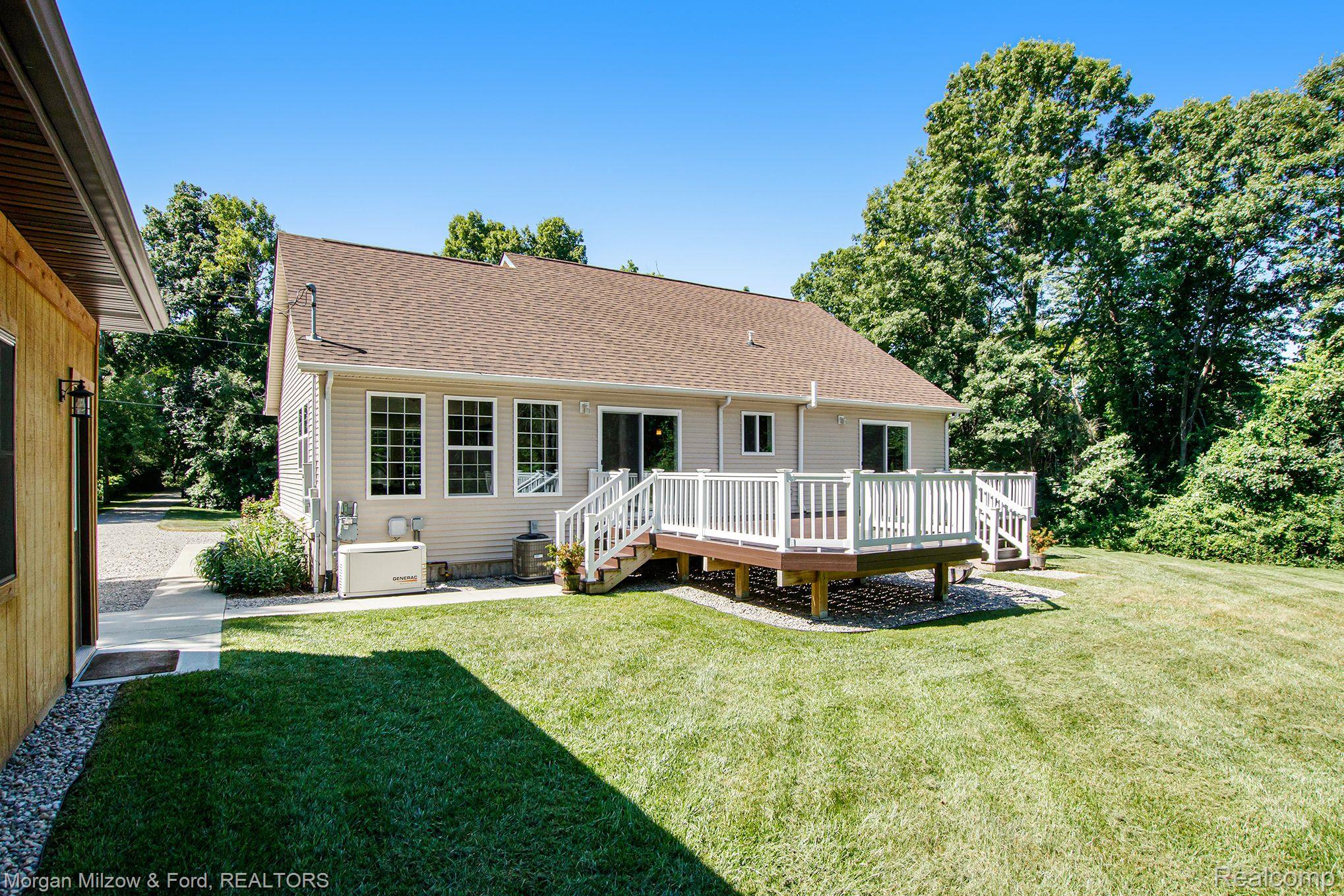 9647 Hadley Road Clarkston, MI 48348 - Photo 22 of 31 Rear elevation
