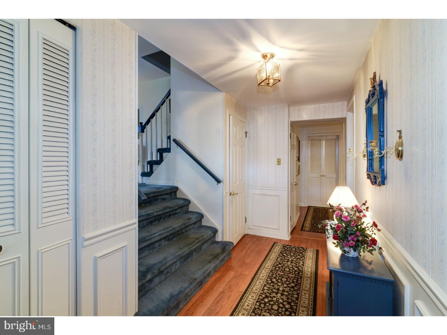 205 Glendale Road Wallingford, PA 19086 - Photo 5 of 25 Foyer