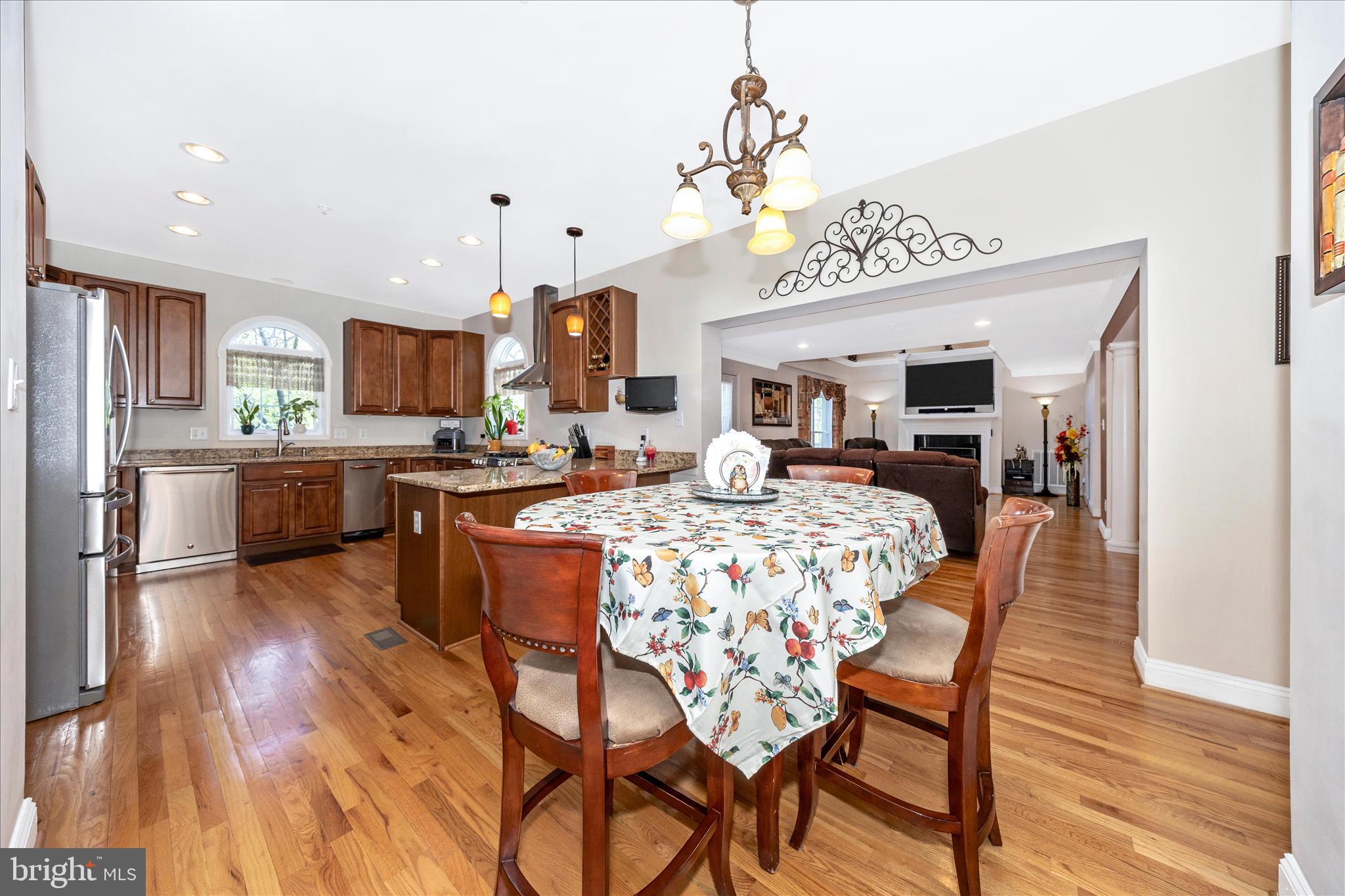 4750 Mt Zion Road Frederick, MD 21703 - Photo 9 of 54 Morning Room & Kitchen