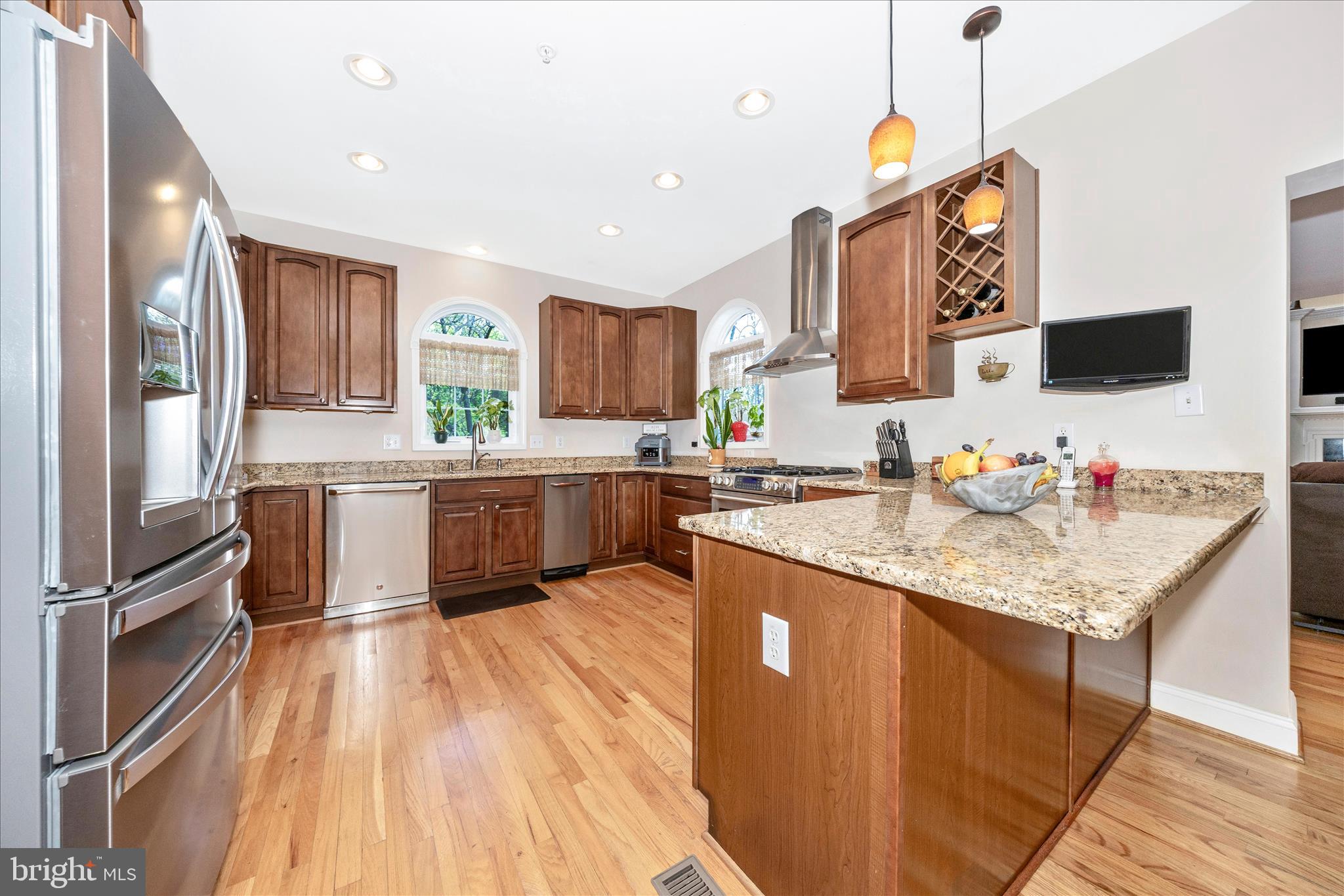 4750 Mt Zion Road Frederick, MD 21703 - Photo 10 of 54 Kitchen w/stainless steel appliances