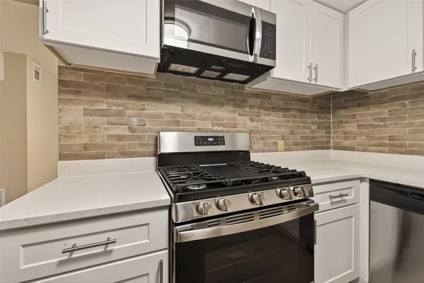 $1,850 | 5833 Southlea Street, Houston, TX 77033