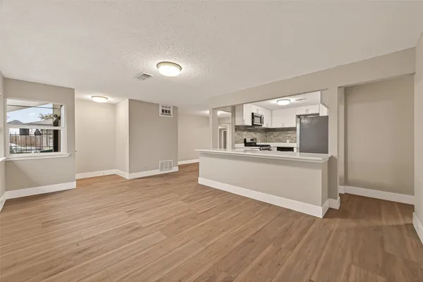 $1,850 | 5833 Southlea Street, Houston, TX 77033