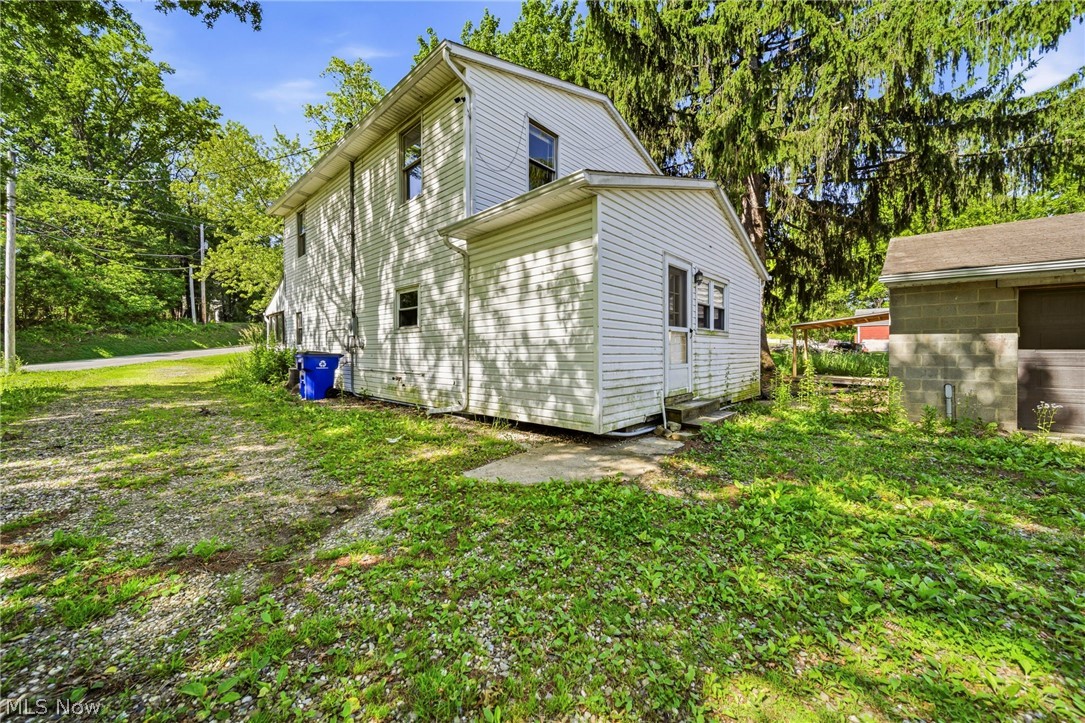 4469 Edson Road Kent, OH 44240 - Photo 4 of 33