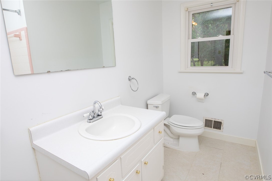 8590 Sutherland Road North Chesterfield, VA 23236 - Photo 12 of 23 Gallery Image 12