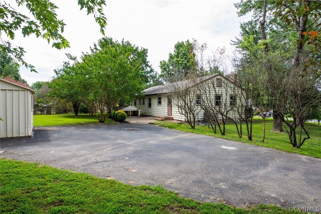 8590 Sutherland Road North Chesterfield, VA 23236 - Photo 19 of 23 Gallery Image 19