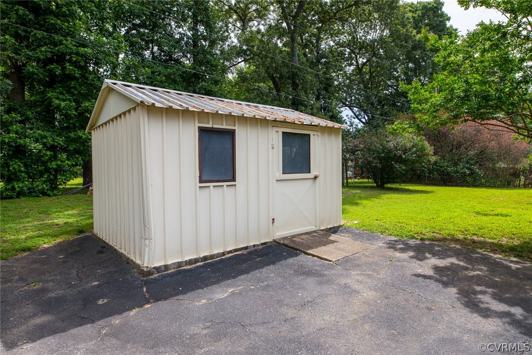 8590 Sutherland Road North Chesterfield, VA 23236 - Photo 20 of 23 Gallery Image 20