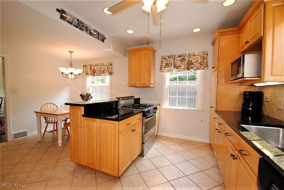 22160 Calverton Road Shaker Heights, OH 44122 - Photo 11 of 30 Gallery Image 11