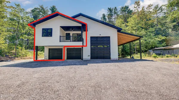 $2,100 | 246 Woods Hollow Road, Gloversville, NY 12078