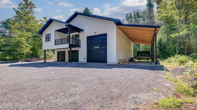 $2,000 | 246 Woods Hollow Road, Gloversville, NY 12078