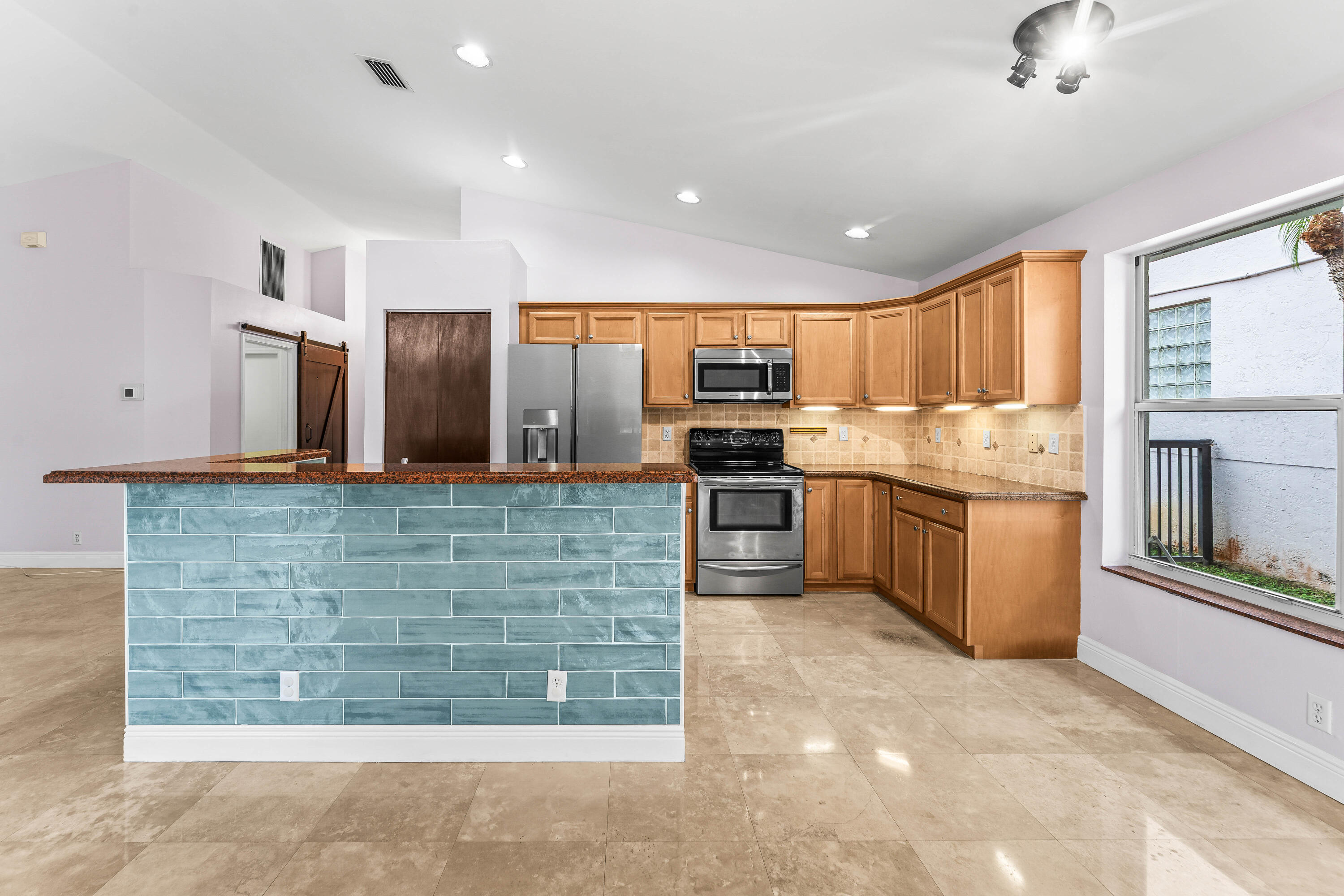 12119 Sunset Point Circle Wellington, FL 33414 - Photo 11 of 20 Kitchen