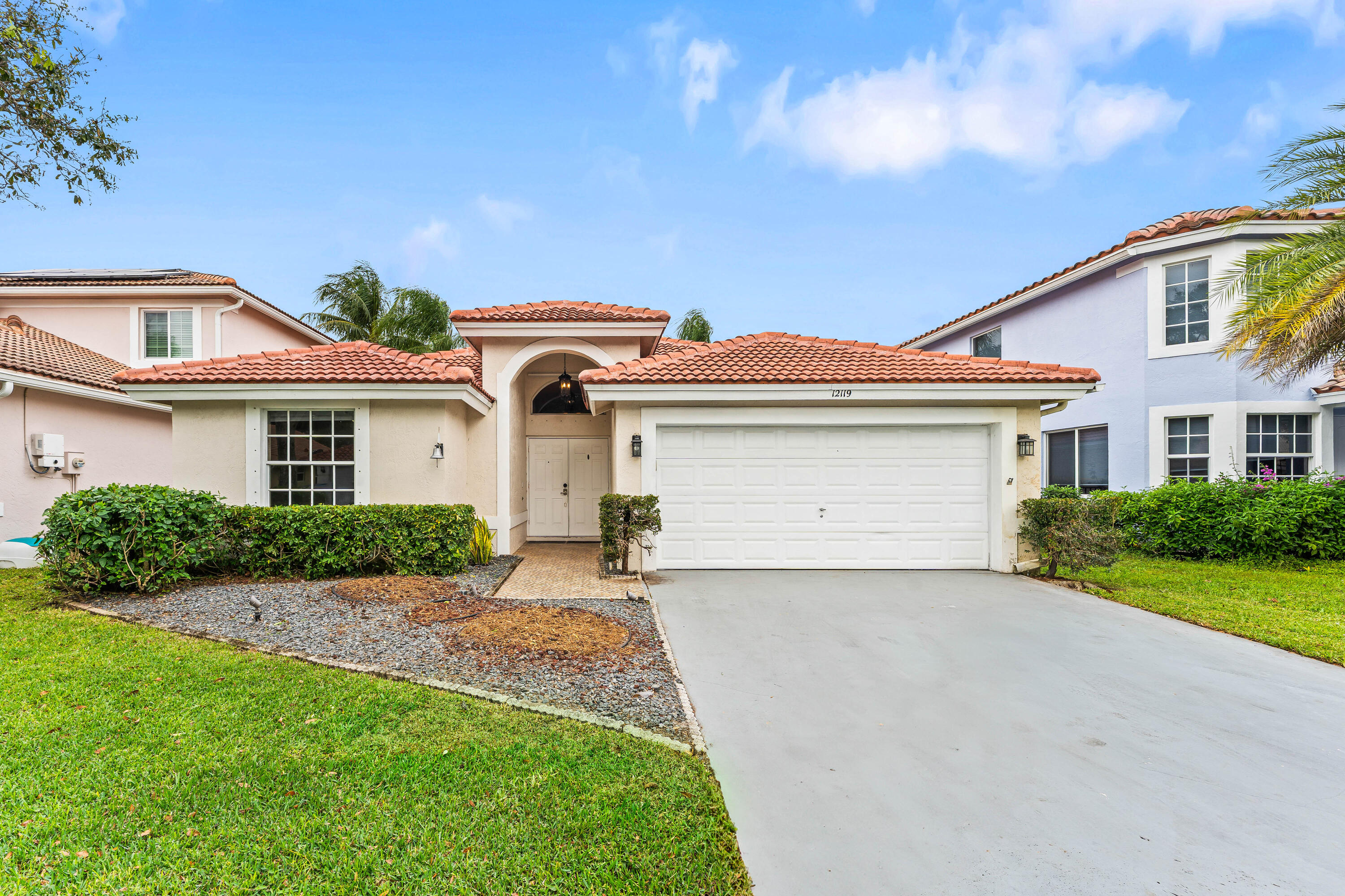 12119 Sunset Point Circle Wellington, FL 33414 - Photo 5 of 20 Exterior