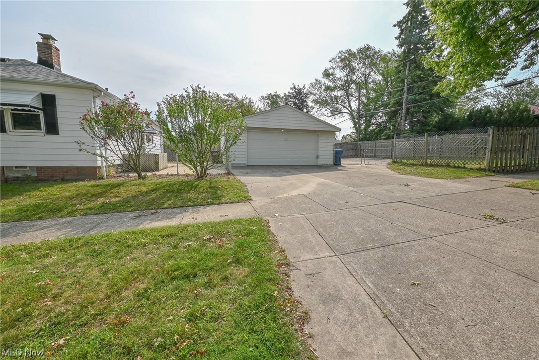 10715 Windham Road Parma, OH 44130 - Photo 23 of 28