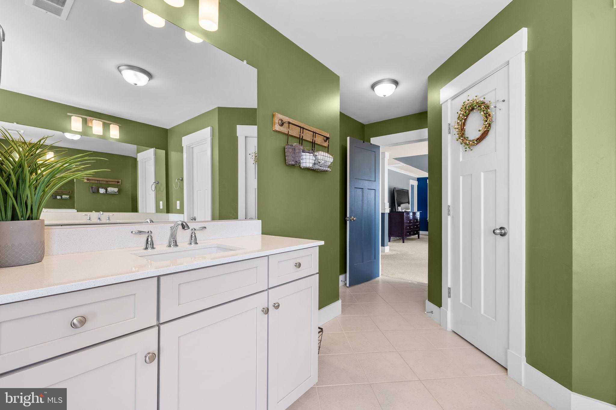 4844 Point Road Warrenton, VA 20187 - Photo 36 of 65 Primary bath with separate vanities