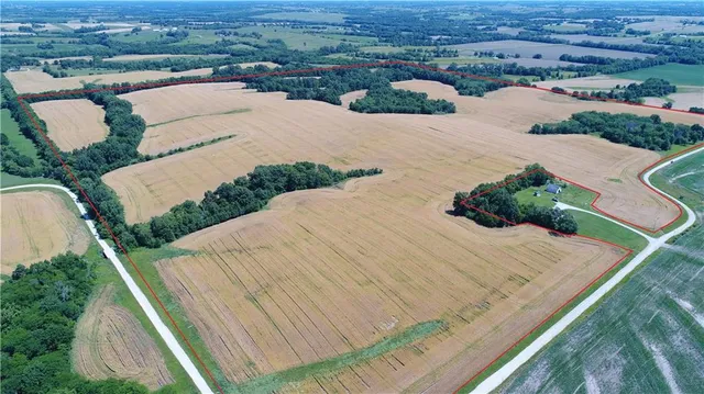 $1,092,000 | 1 Northeast 37th Avenue, Trenton, MO 64683