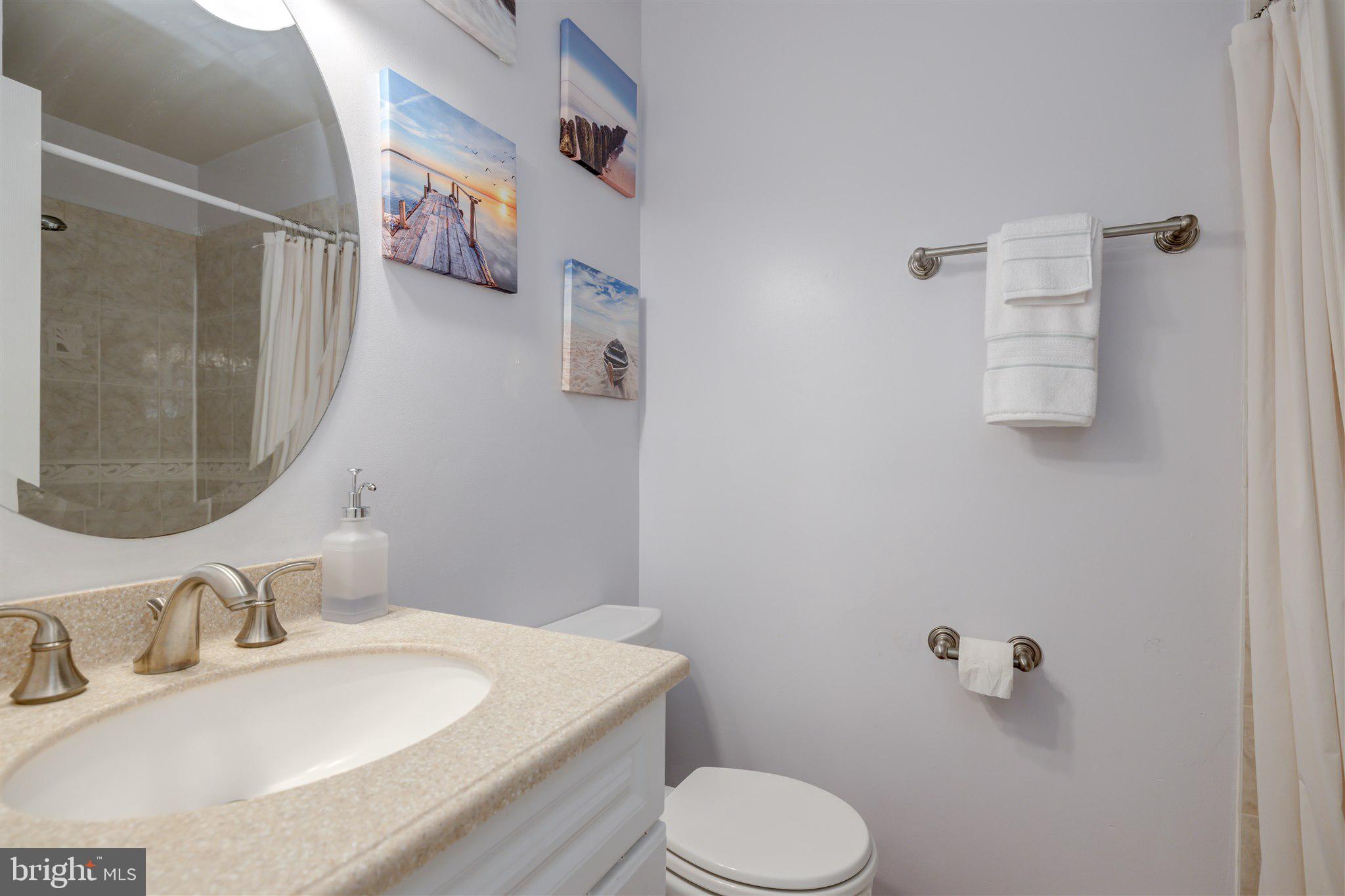 8345 Carrleigh Parkway Springfield, VA 22152 - Photo 11 of 29 Hall full bath
