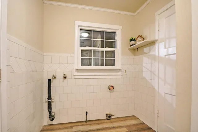 a view of empty room with windows