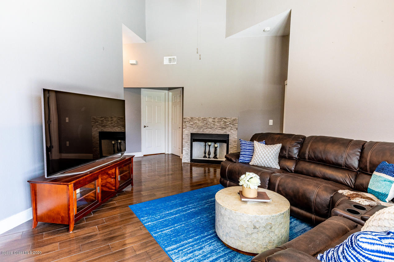 3485 Holly Springs Road Melbourne, FL 32934 - Photo 15 of 48 Family Room