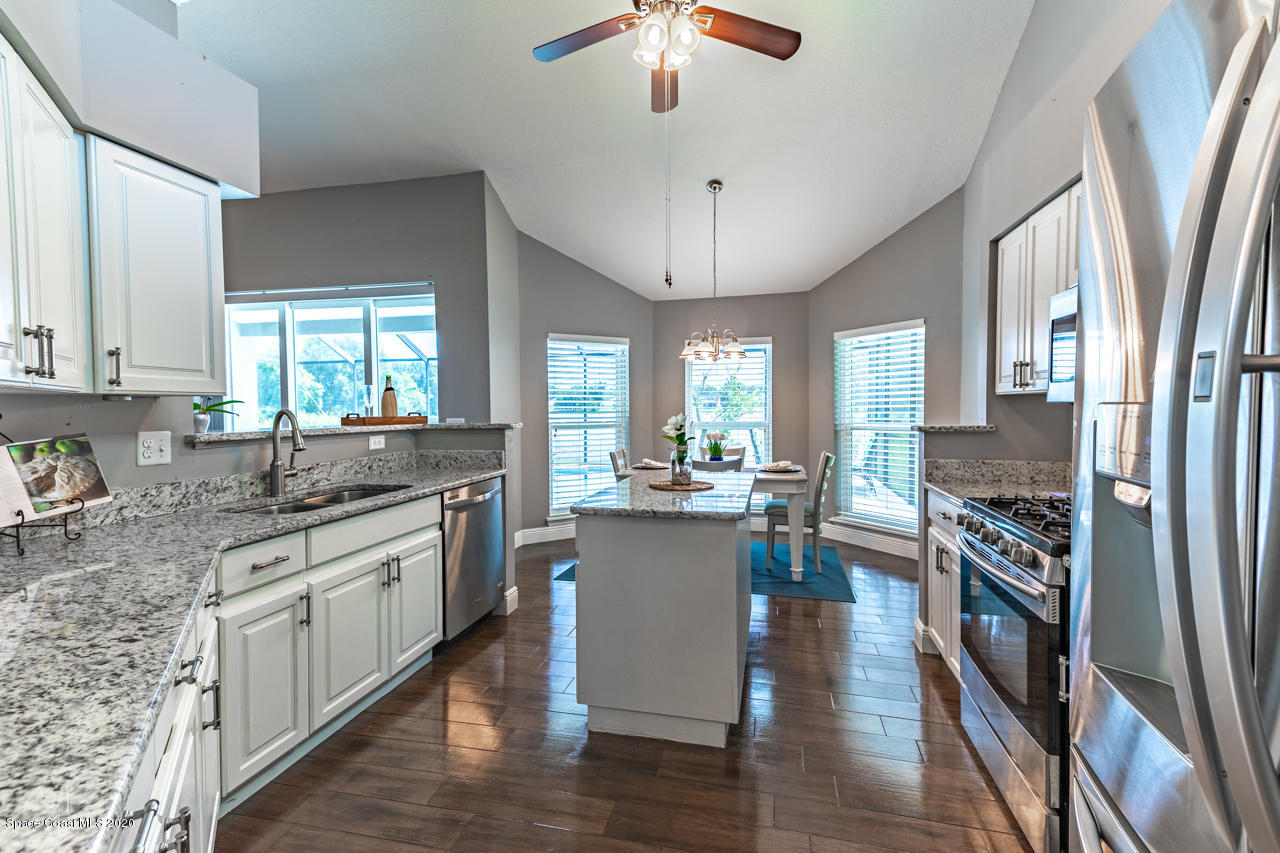 3485 Holly Springs Road Melbourne, FL 32934 - Photo 6 of 48 Kitchen