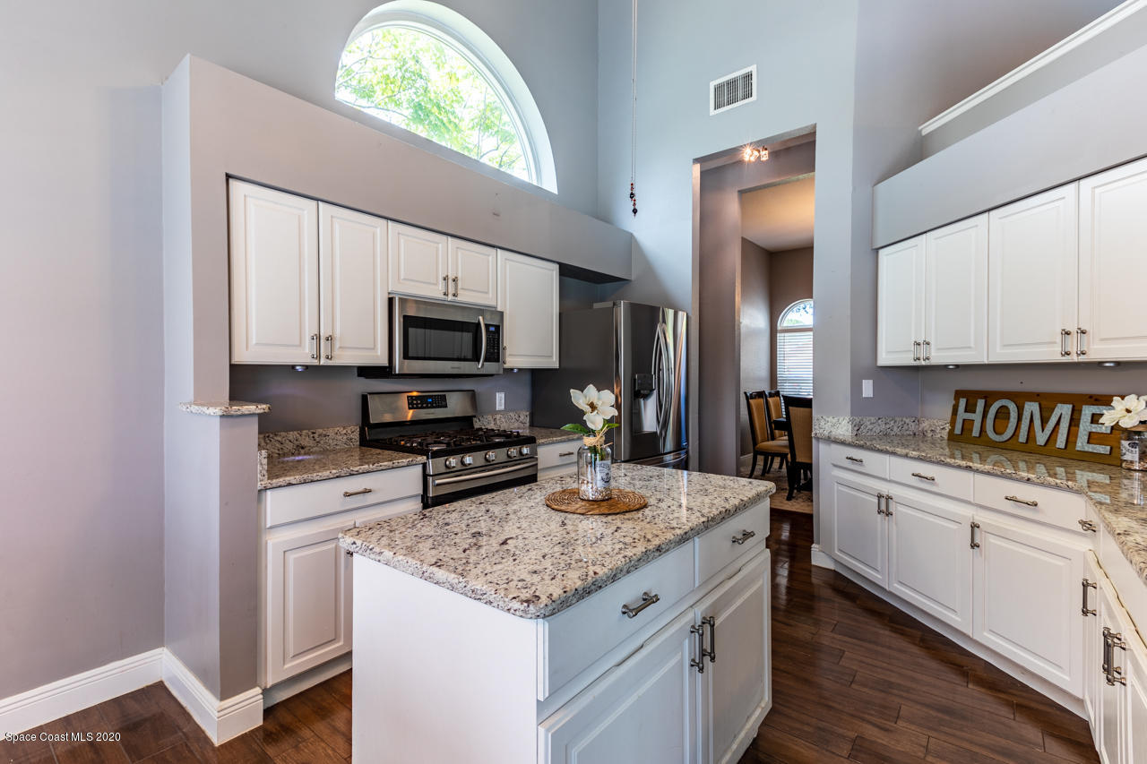 3485 Holly Springs Road Melbourne, FL 32934 - Photo 7 of 48 Kitchen