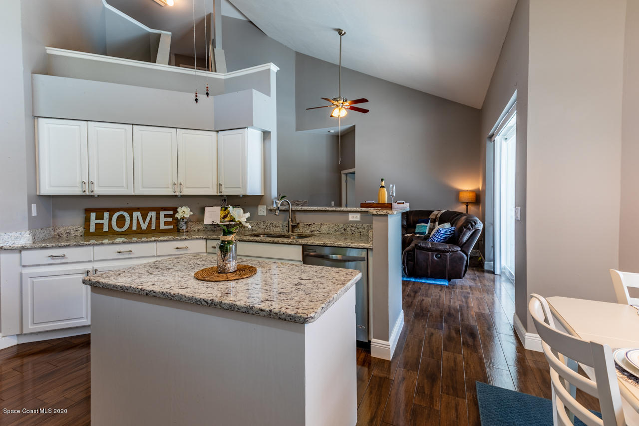 3485 Holly Springs Road Melbourne, FL 32934 - Photo 8 of 48 Kitchen