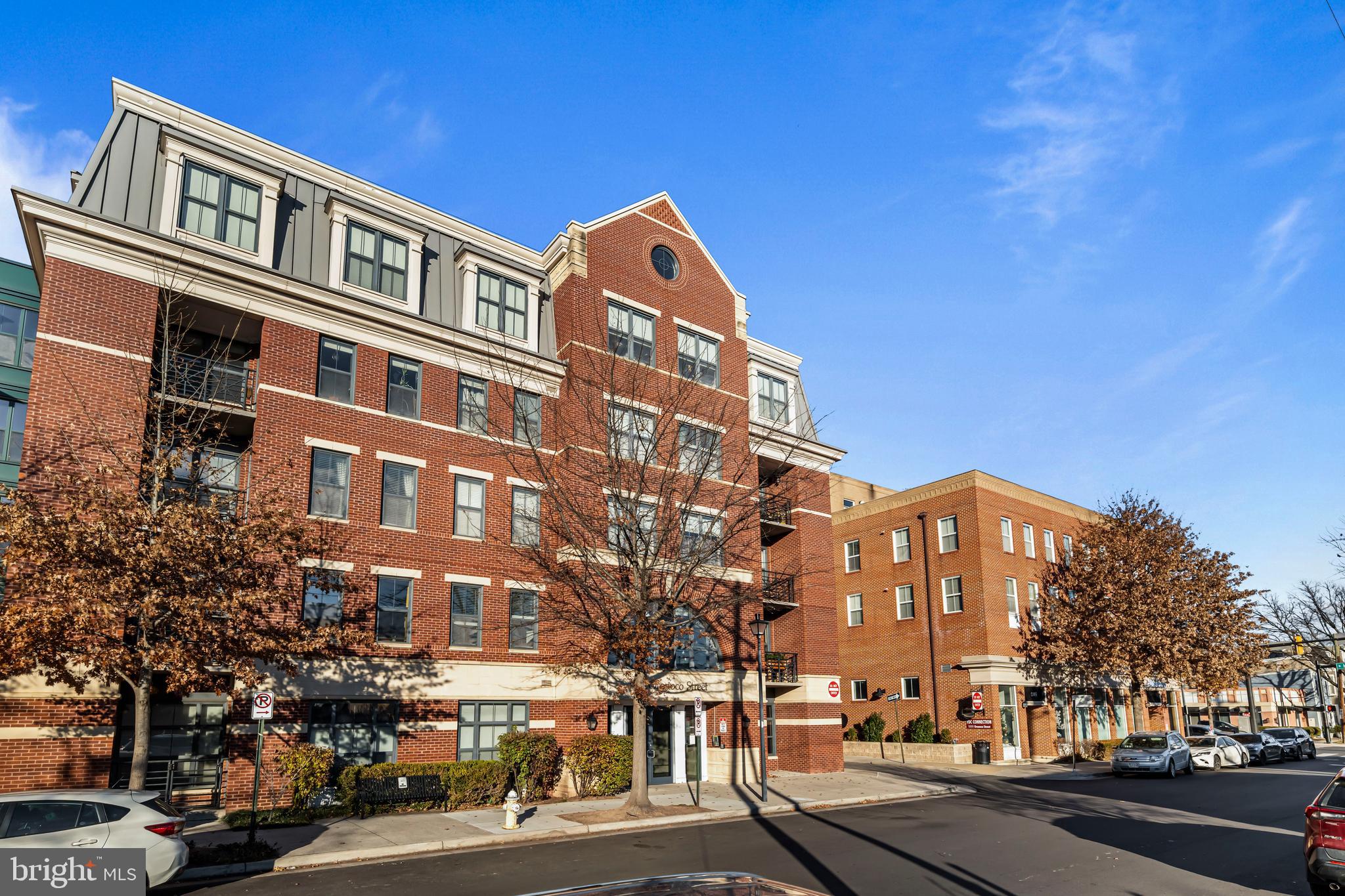 1111 Oronoco Street, Unit 326 Alexandria, VA 22314 - Photo 3 of 54 a front view of a building