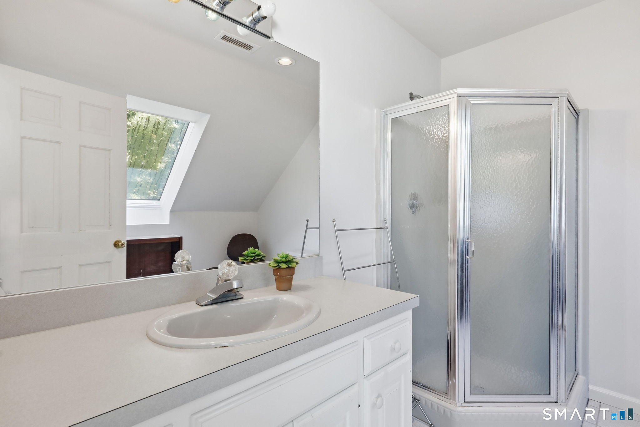 45 Longview Road Avon, CT 06001 - Photo 34 of 39 Gallery Image 34