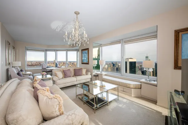 $2,990,000 | 150 West 56th Street, Unit 6101 | Theater District