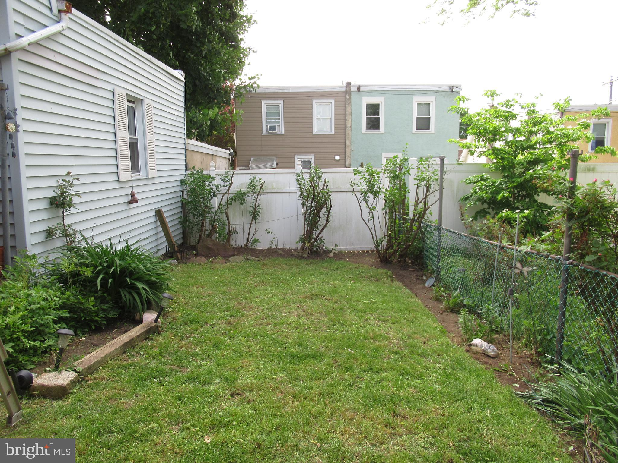 3832 Crest Road Drexel Hill, PA 19026 - Photo 41 of 42 Great yard to relax or entertain