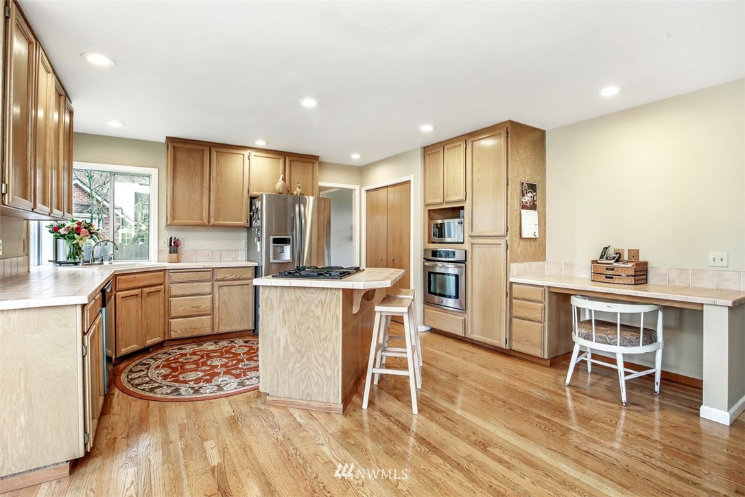 1404 243rd Place Southeast Bothell, WA 98021 - Photo 15 of 25